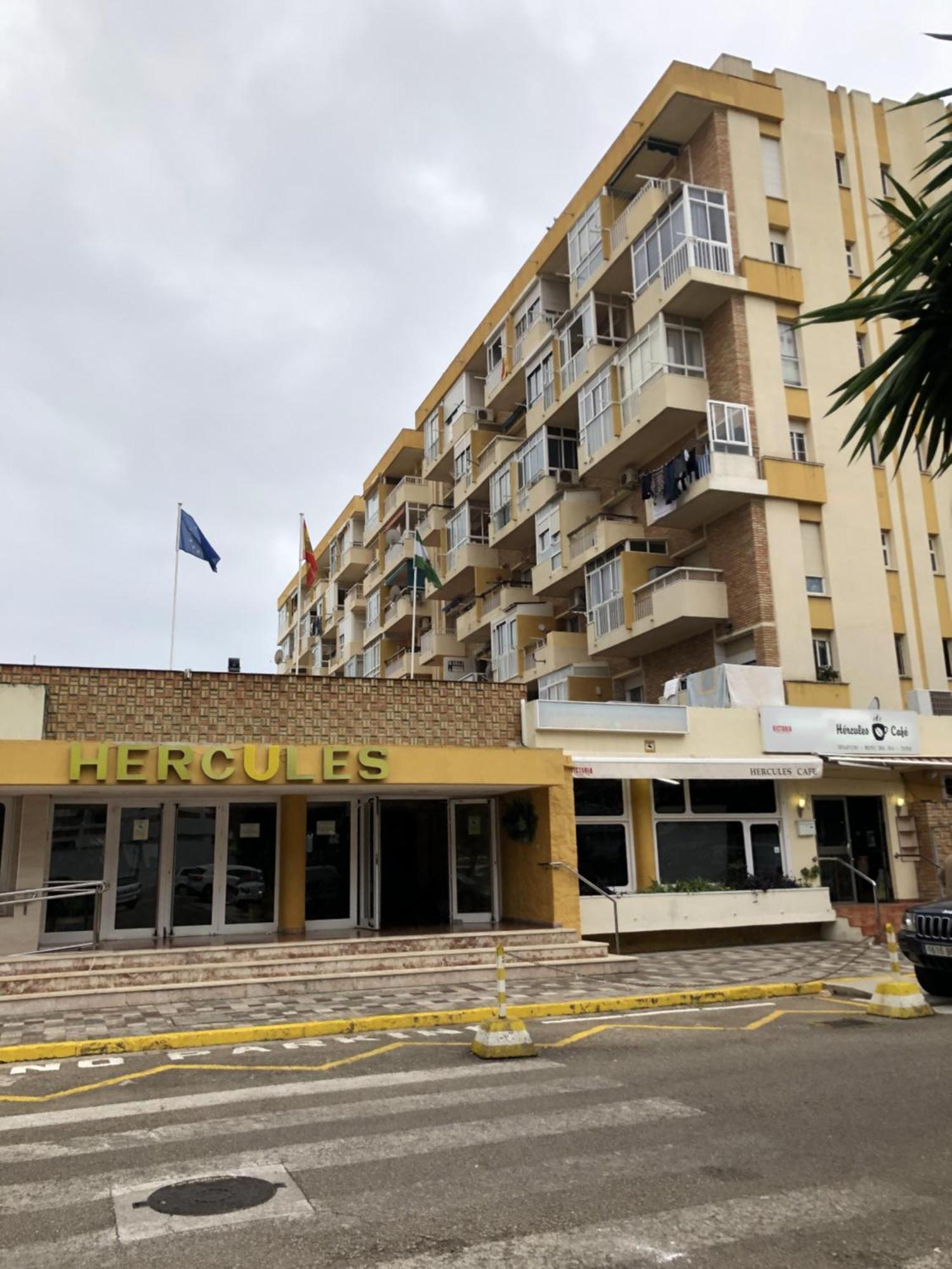 Hercules בנאלמדנה מראה חיצוני תמונה